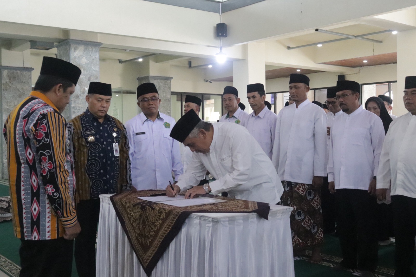 Takmir Masjid Agung Resmi Dilantik, Tanggung Jawab Berikan Manfaat Nyata Bagi Masyarakat